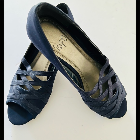 Impo Open Toe Wedge Shoes - Picture 8 of 8